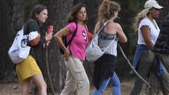 La hermana de Blanca Fern&aacute;ndez Ochoa, Lola Fern&aacute;ndez Ochoa, durante la b&uacute;squeda en Las Dehesas en Cercedilla. 
 