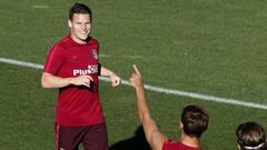 Kevin Gameiro, durante el entrenamiento del equipo esta tarde en la Ciudad Deportiva de Majadahonda. 