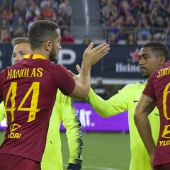 Finalmente, Kostas Manolas saludó al brasileño Malcom