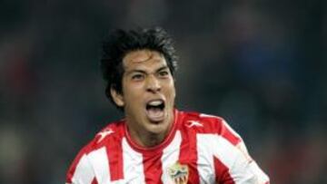 <b>MILAGROS.</b> El Almería ya empató al Madrid con gol de Ulloa en la primera vuelta.