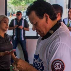 Fernando Valenzuela, a disfrutar la fiesta de su inmortalidad