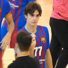 Primera convocatoria del hijo de Urdangarín con el Barça