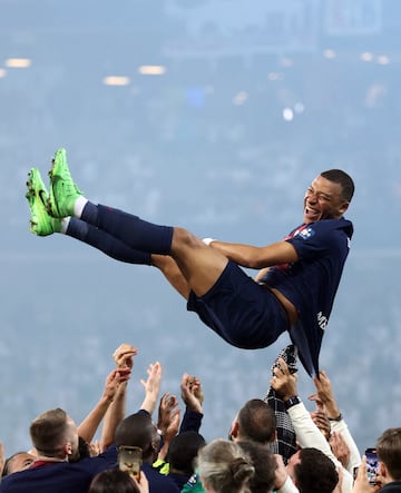Kylian Mbappé, consigue la Copa de Francia con el PSG tras ganar al Olympique de Lyon.