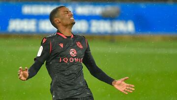 La Real pierde el gol y se le escapa el liderato