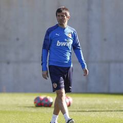 Celades, ante el Sevilla, donde hace un año estuvo Marcelino