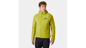 Prenda aislante elástica con capucha Helly Hansen Odin 2.0 de oferta en el Black Friday 2024