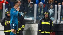 Cristiano Ronaldo thanks the Juventus fans for their ovation