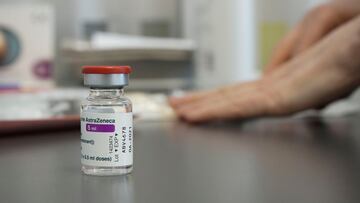 Se suspende la vacunaci¨®n con AstraZeneca en Castilla y Le¨®n; el Gobierno central se opone