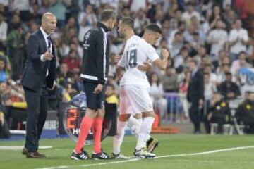 Cambio de Jesé por Lucas Vázquez.