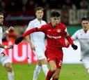 Aránguiz mete al Bayer Leverkusen en semifinales