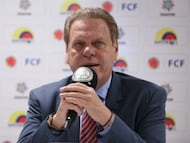 Ramón Jesurún en rueda de prensa de la Federación Colombiana de Fútbol.