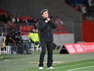 Rubi durante el partido de LaLiga Hypermotion contra la Real Sociedad B.