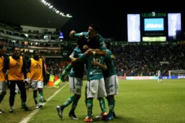 León festejó la victoria por 3-2