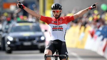 Thomas De Gendt celebra su victoria en la segunda etapa del Tour de Romand&iacute;a 2018.