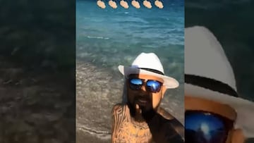 Vidal armó la fiesta y hasta bailó en las playas de Grecia