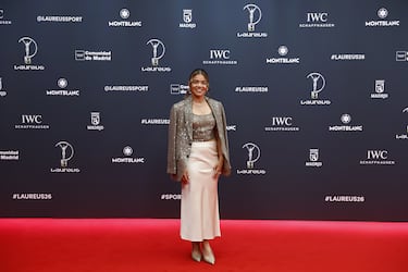 La tenista italiana Jasmine Paolini, posa a su llegada a la alfombra roja.