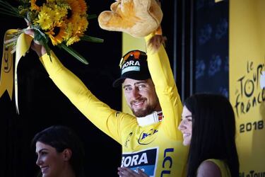 Sagan destrona a Gaviria en otro final de etapa accidentado