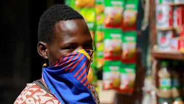 A man wears a face mask at Dutse Alhaji market, as authorities race to contain the coronavirus disease (COVID-19) in Abuja, Nigeria May 2, 2020. REUTERS/Afolabi Sotunde