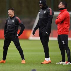 Carrick: “Alexis Sánchez está desesperado por hacerlo bien”