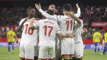 Los jugadores del Sevilla celebrando uno de los goles ante C&aacute;diz por el juego de vuelta de los octavos de final de la Copa del Rey