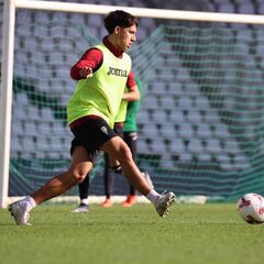 Adrián Vázquez espera su turno