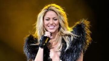 LA colombiana Shakira actuó en el descanso del partido de las estrellas