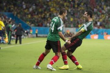 Festejando un gol con el Chicharito Hernández (2014)