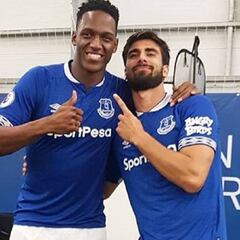 Yerry Mina, protagonista de la sesión de fotos del Everton