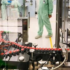 Un participante en la vacuna de AstraZeneca y Oxford sufre un trastorno neurológico