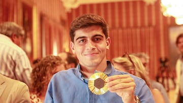 Juanlu, con su medalla de campeón olímpico.