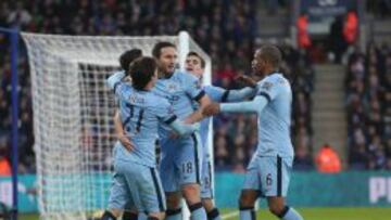 Lampard mantiene al City en la pelea por la Premier League