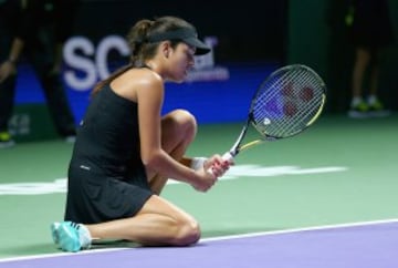 Ana Ivanovic venció a Simona Halep, pero igual quedó eliminada del Masters.