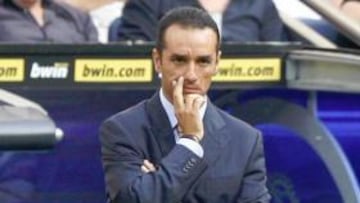 José Luis Oltra firma como nuevo técnico del Almería