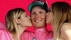 En el Giro no hay polémicas sexistas con las azafatas