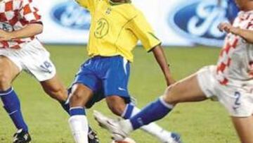 <b>MUY ACTIVO. </b>Robinho jugó la segunda parte y, aunque lo intentó en muchas ocasiones, no consiguió dar la victoria a Brasil.