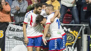 Los jugadores del Rayo Majadahonda celebran un gol. 