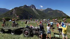 Seguidores disfrutando de la novena etapa del Tour de Francia 2022.