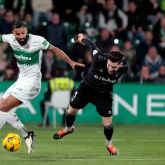 El Eibar sale vivo de Elche