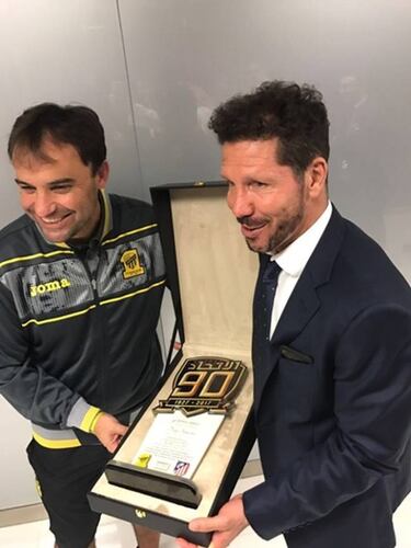 José Luis Sierra y Simeone compartieron tras amistoso