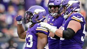 The Vikings require overtime to extend their winning streak to four games against the Bears.