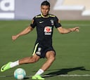 Casemiro y Firmino, titulares con Brasil ante Uruguay