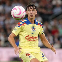 Igor Lichnovsky tendría un pie fuera del América