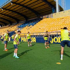 Albiol, Pedraza, Moreno y Capoue alegran el día Setién