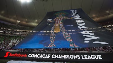 Aficionados y directiva de Chivas prepararon un espectacular recibimiento para el equipo que esta noche disputa el t&iacute;tulo de la Concacaf, frente al Toronto FC.