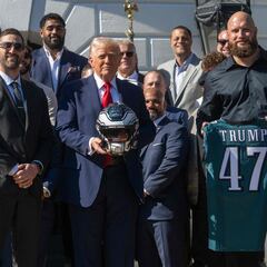 Jalen Hurts planta a Trump