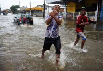 Llovió durante toda la noche, y las calles de Recife se inundaron y se hicieron intransitables. Se temió que no se pudiera jugar el  partido Alemania y Estados Unidos, correspondiente al Grupo G de la Copa del Mundo, pero aunque los accesos estaban inundados el terreno de juego había drenado bien y se pudo jugar sin problemas.