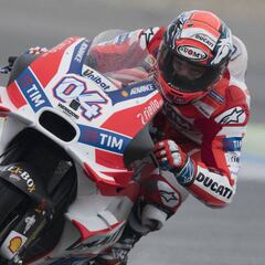 Las Ducati de Dovizioso y Iannone, sin rival a una vuelta