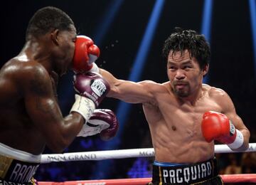 Manny Pacquiao tiene 41 años y lleva mucho tiempo estando entre los mejores boxeadores del momento. Es cierto que ya no es el mismo, y que sus obligaciones como senador de Filipinas le impiden ser regular, pero es imposible no hablar de los diez mejores púgiles del momento y no mencionarle. PacMan es el actual campeón mundial WBA del welter y su idea es defenderlo. Pegada, inteligencia, velocidad y clase siempre fueron sus cualidades. Ahora, con la veteranía es un púgil muy complicado de vencer. 