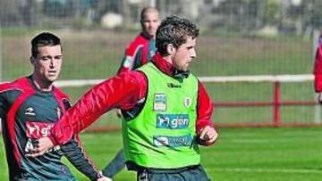 <b>NOVEDAD. </b>Andreu podría entrar en el once titular con el cambio de sistema de Preciado.