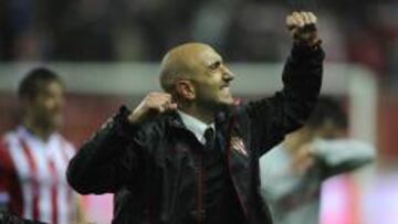 Abelardo celebrando la victoria.